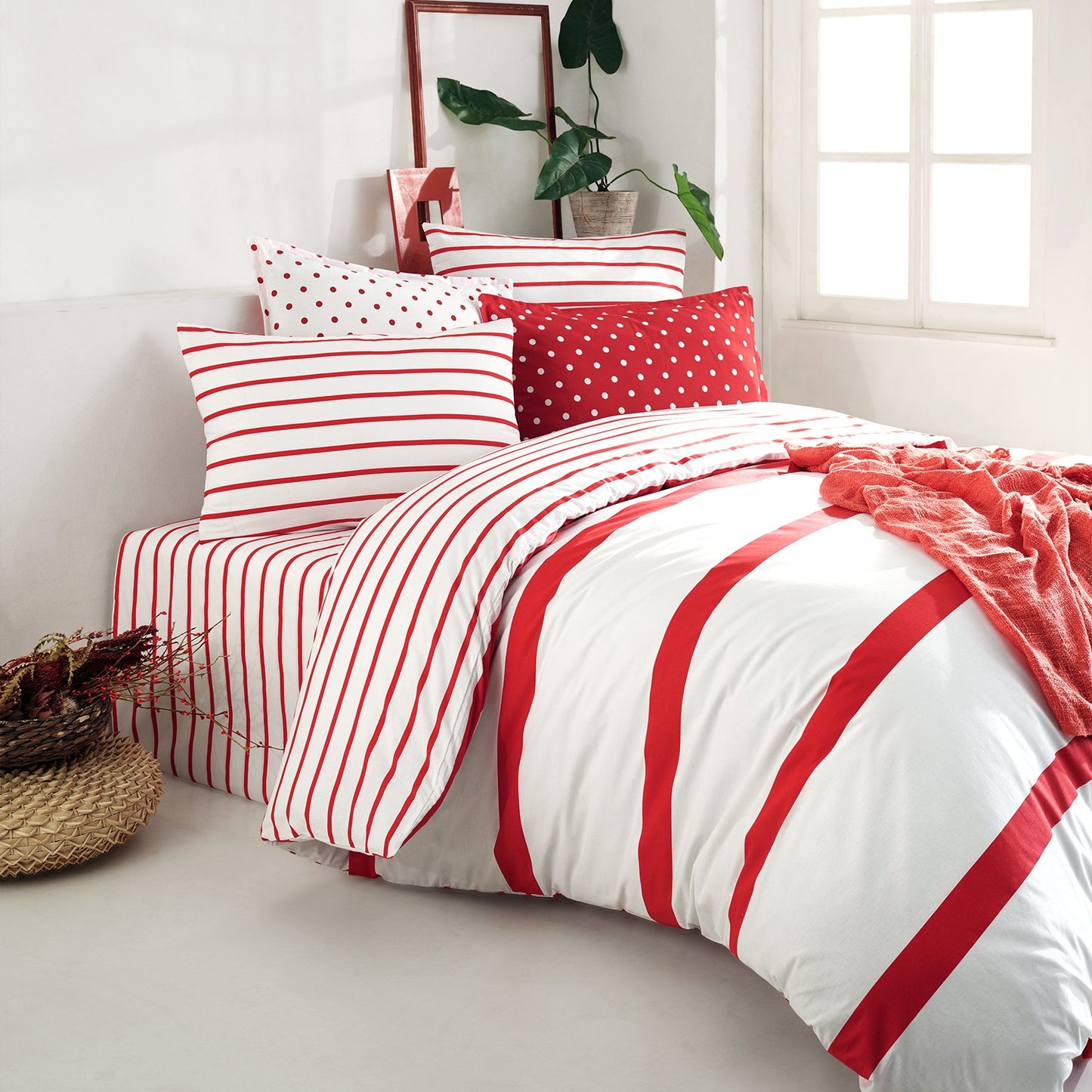 Simple Line Kırmızı %100 Pamuk Ranforce Battal Boy Çift Taraflı Nevresim Takımı